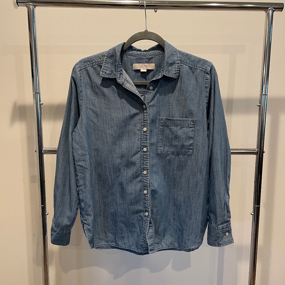 Loft women’s denim long sleeve shirt size small